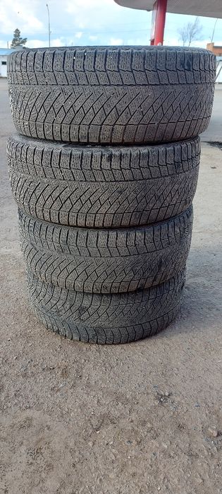 Шины 245/45/19 всесезнные