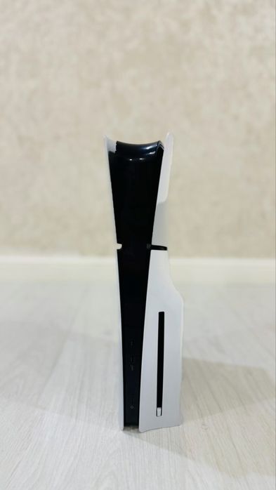 Срочно! Продам PS5, в отличном состоянии