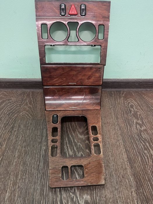 Продам центральную консоль на мерсседес W 210