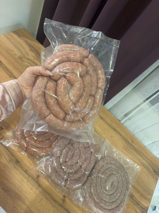 Гриль колбаски.