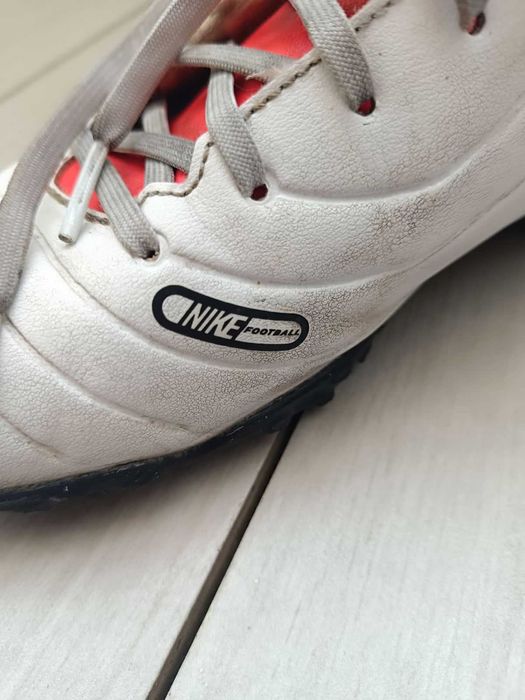 Футболни обувки Nike LEGEND 10 CLUB TF размер 39,5