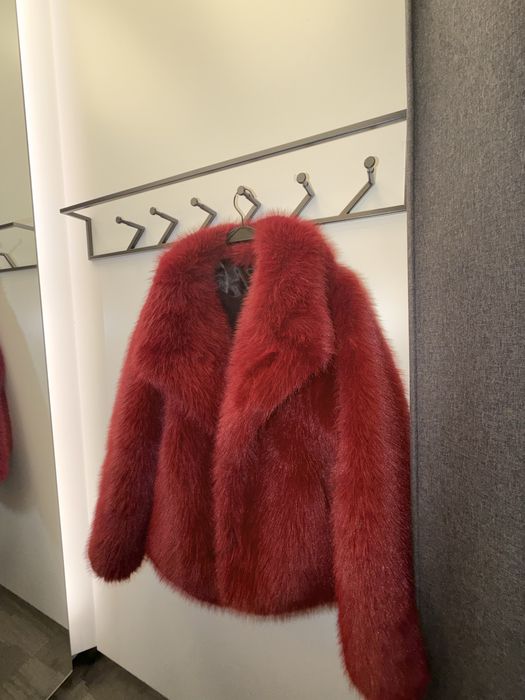 Эко шуба красного цвета