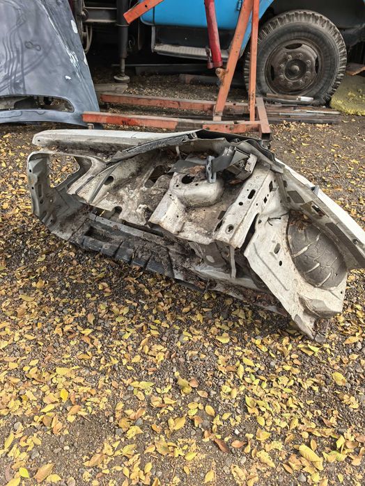 Крыло заднее левое Мерседес 220 лиса