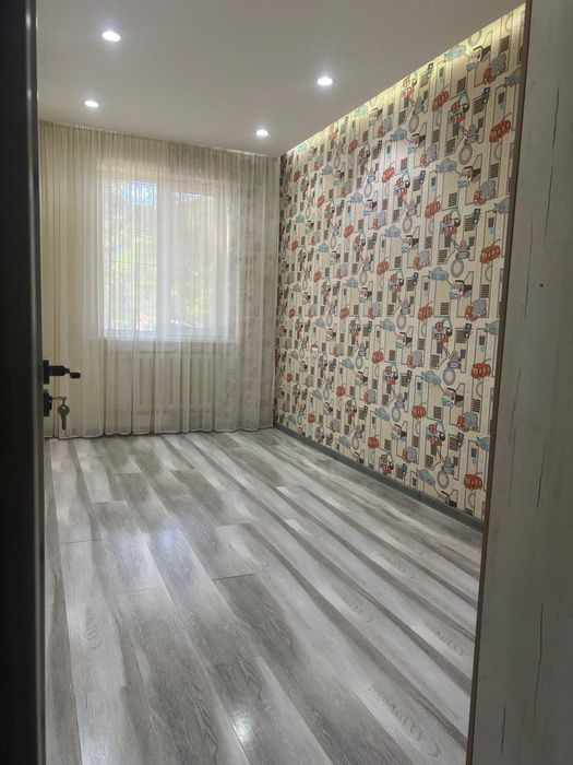 Продается 2-х комн,квартира на 1 этаже. Чилонзар 11,Дом около дороги