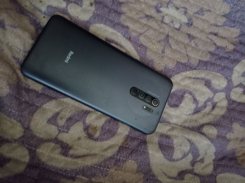 Редми 9 в идеальном состоянии