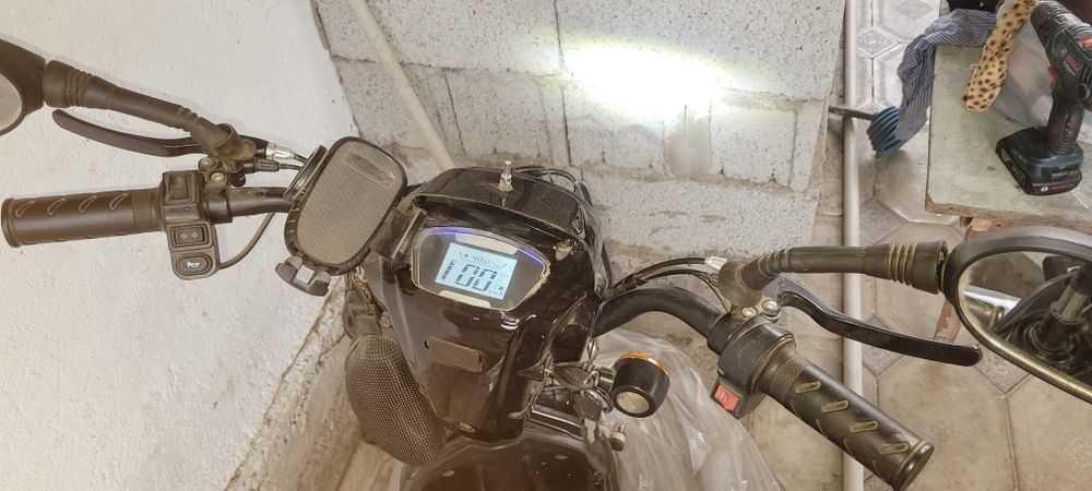 Продам электроскутек 700