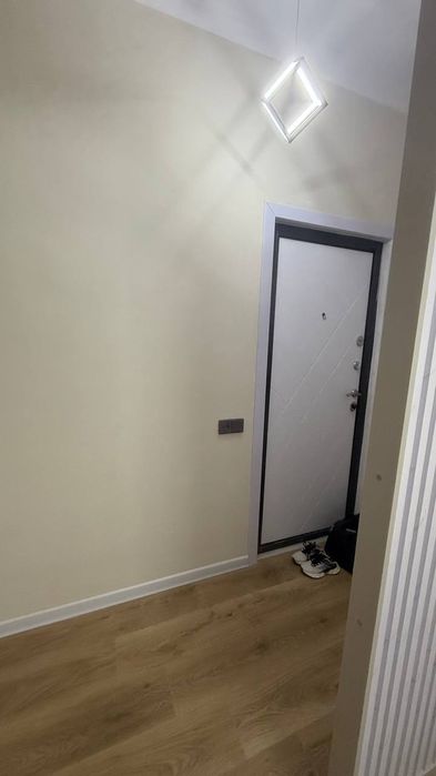 Продаю квартиру Яшнабадский р-он ул. Иззат Новостройка 1-ком 2-этаж 8-