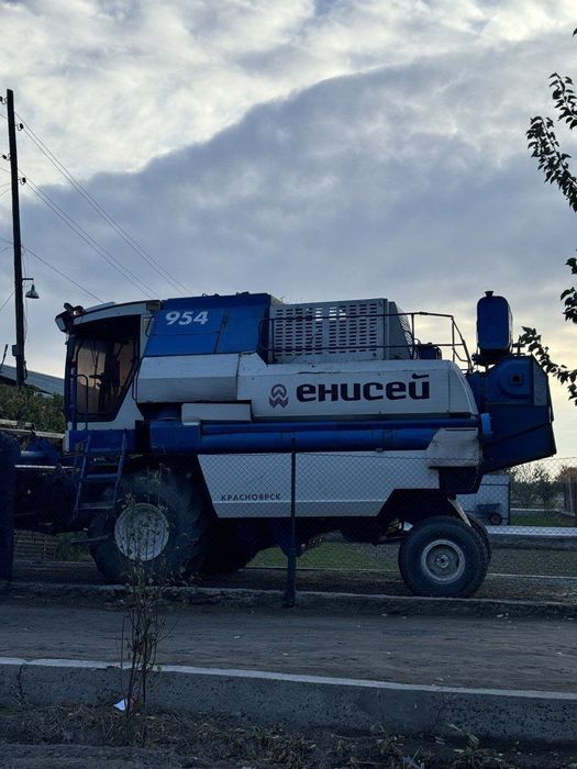 Енисей 954 йили 2009  БТ матор