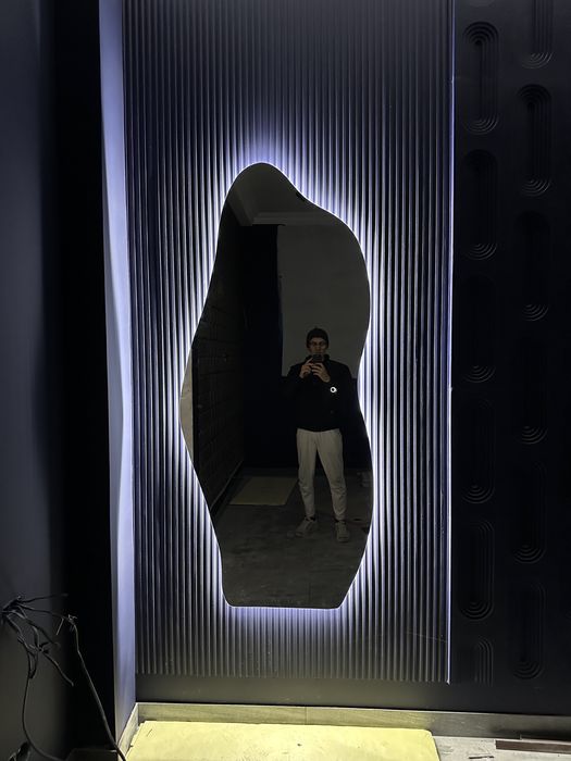 Зеркало с подсветкой красиво. Удобно. Современно.