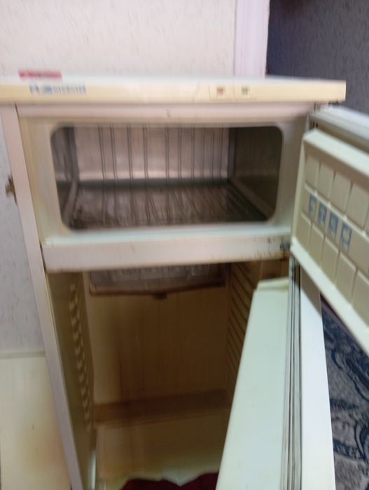 Холодильник бытовой