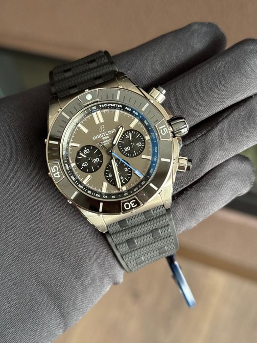 Часовник Breitling 44 Super Chronomat B01 Automatic