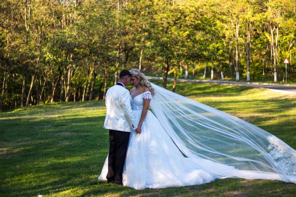 AK Mega Events - Aducem povestea ta in lumina elegantei