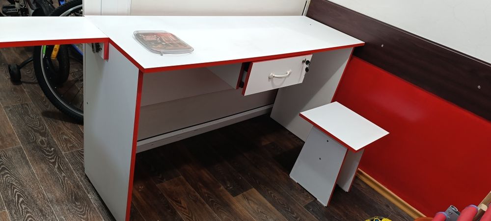 Продам мебель для магазина,