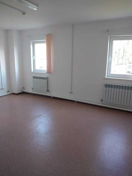 Сдаются в аренду кабинеты с мебелью.