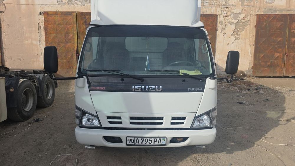 Isuzu NQR71 PL sotiladi 2022 yil