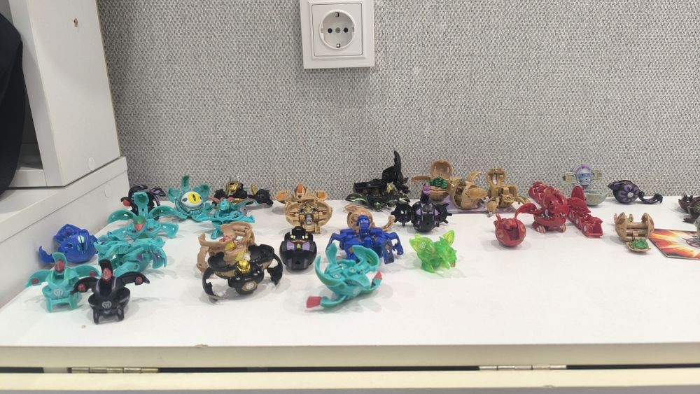 Продаю много бакуганов