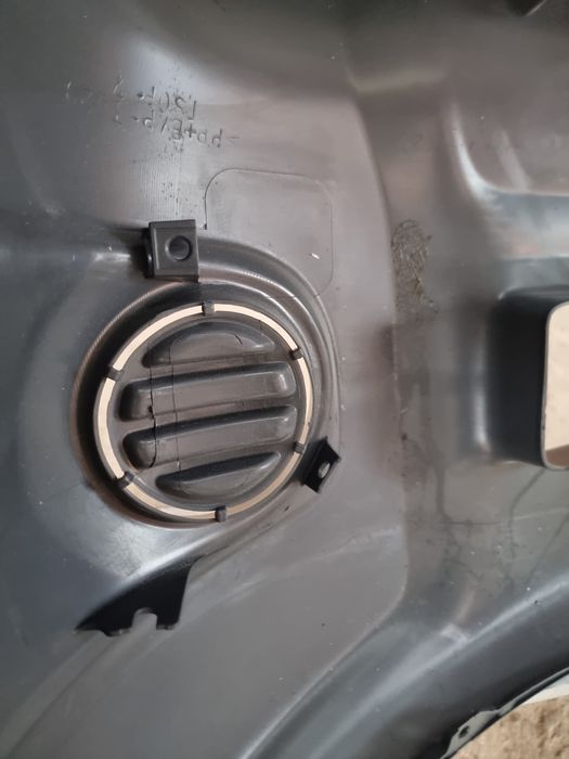 Бампер от тайота хайлюкс 2010г.