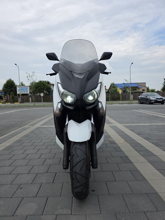 Yamaha X-Max (YP400RA)