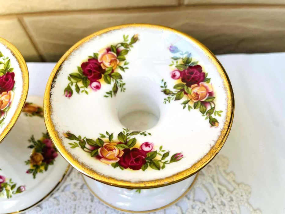 ROYAL ALBERT красиви свещници от костен порцелан от Англия