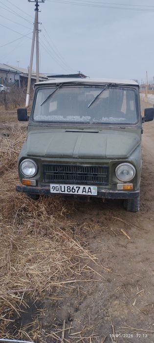 Luaz moshina yurib turibdi holati yaxshi