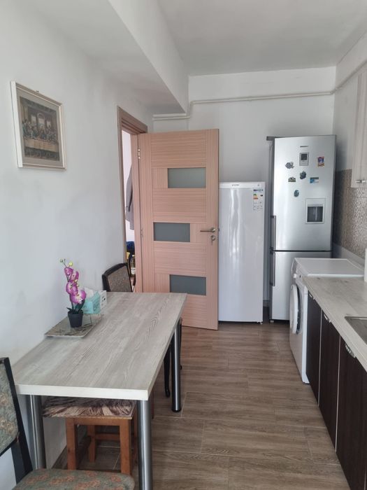 Închiriez garsoniera