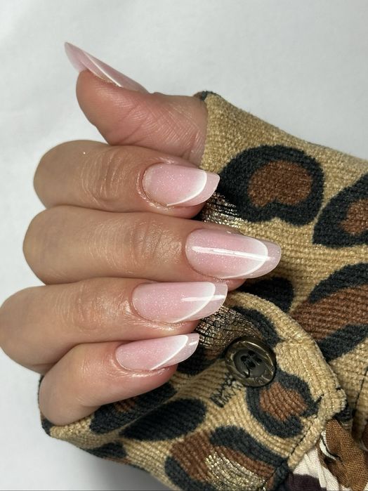 Unghii cu gel si manichiura profesionala -frumusete si rezistenta