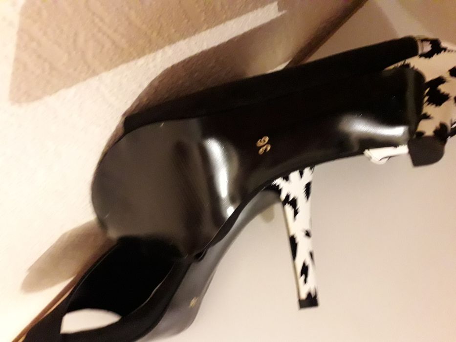 Босоножки стильные 36 размер