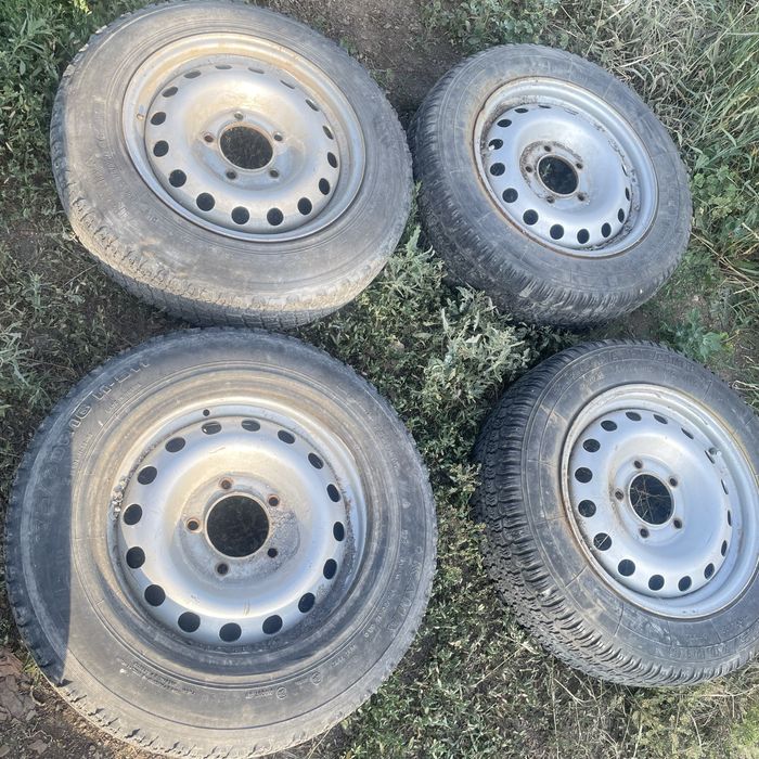 Шины 205/70 r16 зимные вместе с дисками