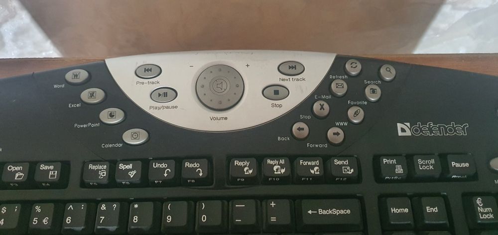 Продаю беспроводную клавиатуру Defender