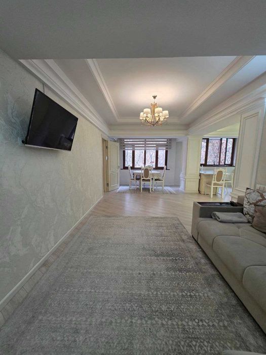 Срочно сдается 2/2/9 м. Космонавтов (ЦУМ)