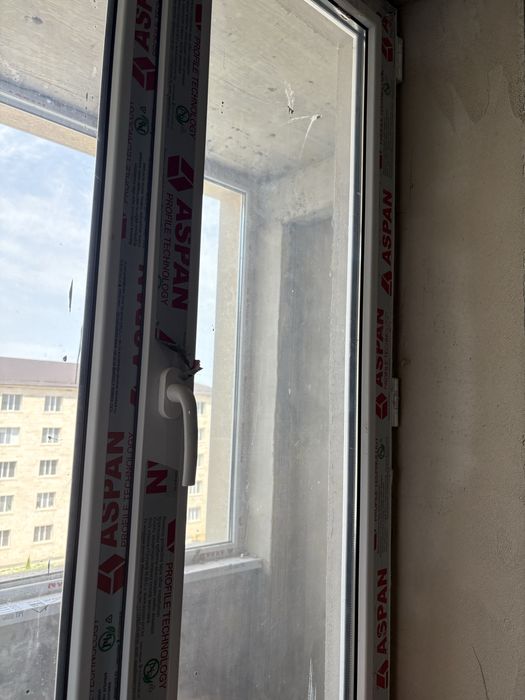 Окна, терезе и есік балконға