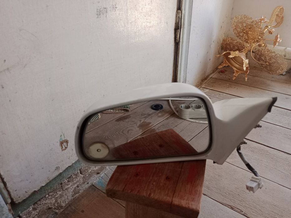 Зеркало заднего вида