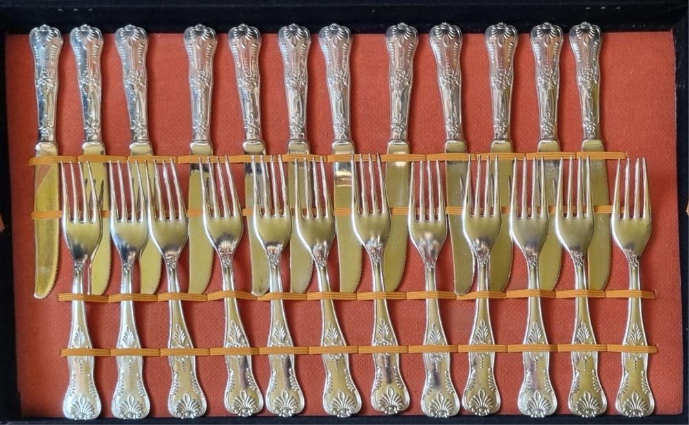 Set tacamuri placate cu argint