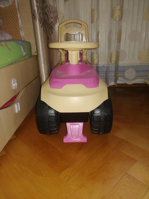 Mașinuța pentru copii, roz