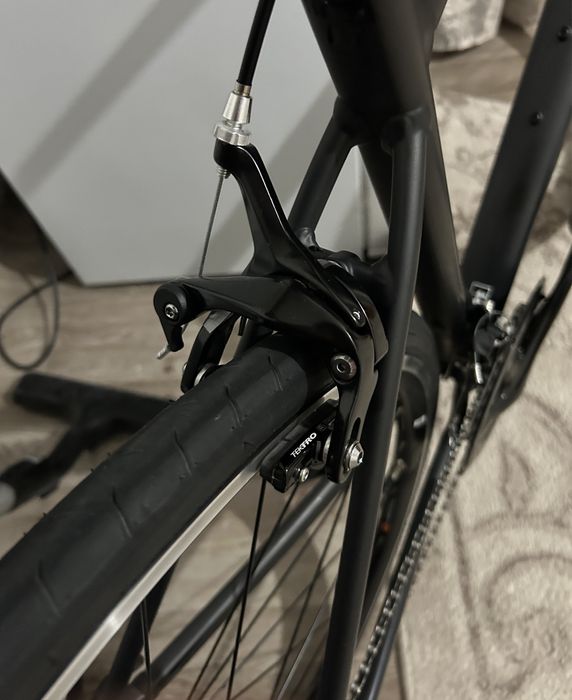 Шоссейный велосипед Giant Contend-0