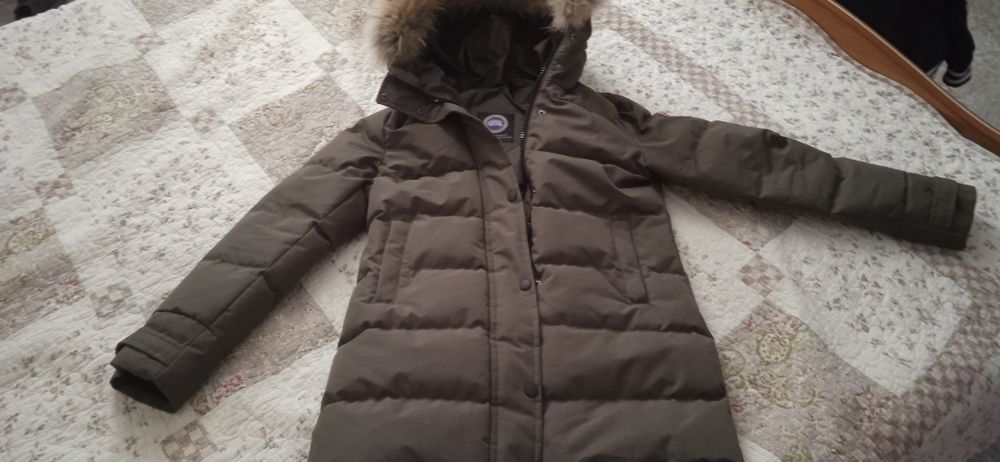 Пуховик  Canada Goose
