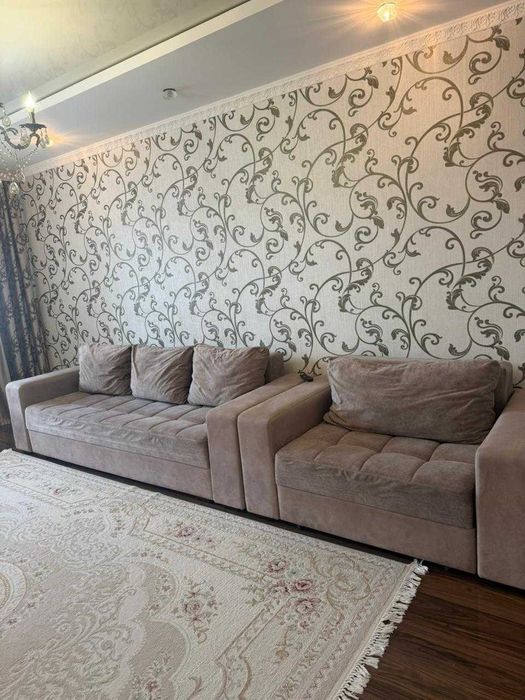 продается , — большой диван — маленький диван — шторы