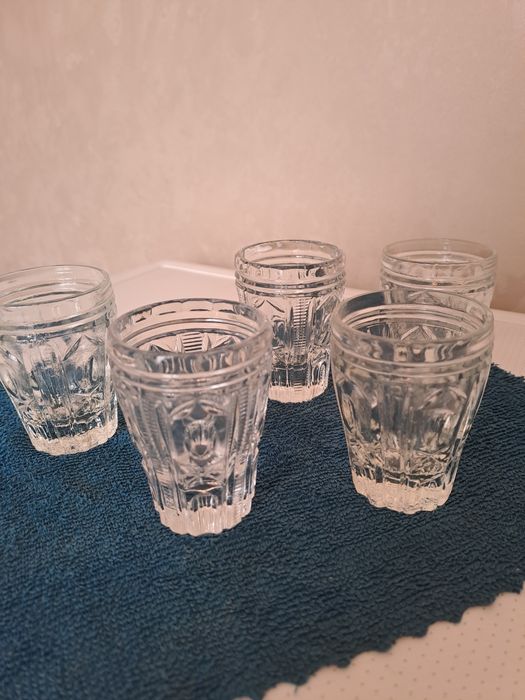 Чайники, ложки, стопки