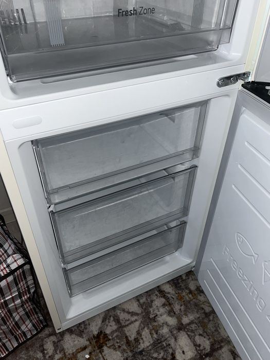 LG GC-B459EQLM белый холодильник