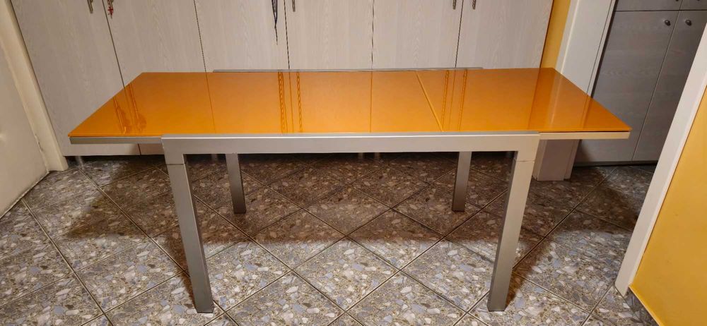 masa extensibila + 6 scaune portocaliu
