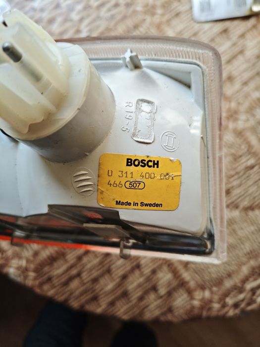 Продавам ляв мигач за Volvo 740