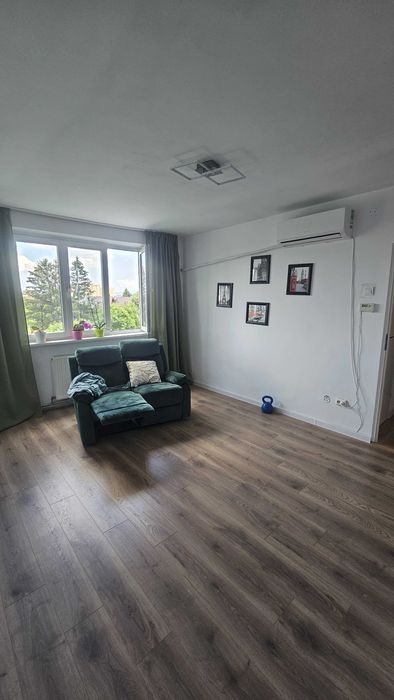 Apartament 4 camere vedere 2 parti renovat, direct de la proprietar