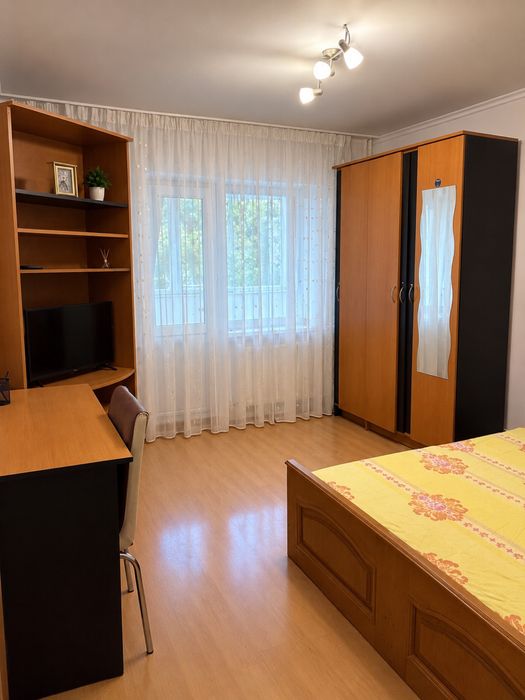 Inchiriez apartament decomandat 2 camere Ciuperca 1 Mai