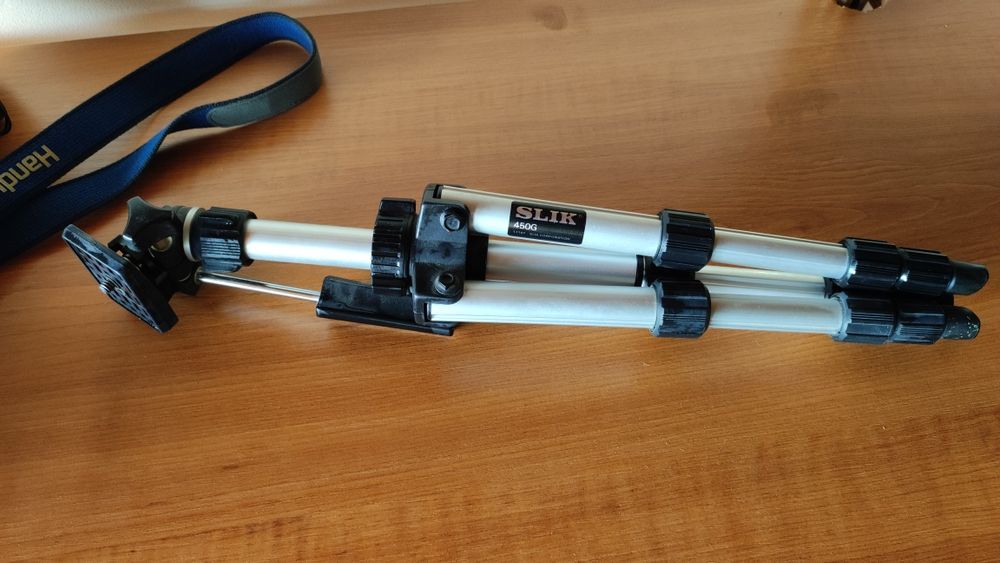 Sony Video Hi8 Handycam CCD-TR805E + Пълен комплект аксесоари (За части/ремонт)
