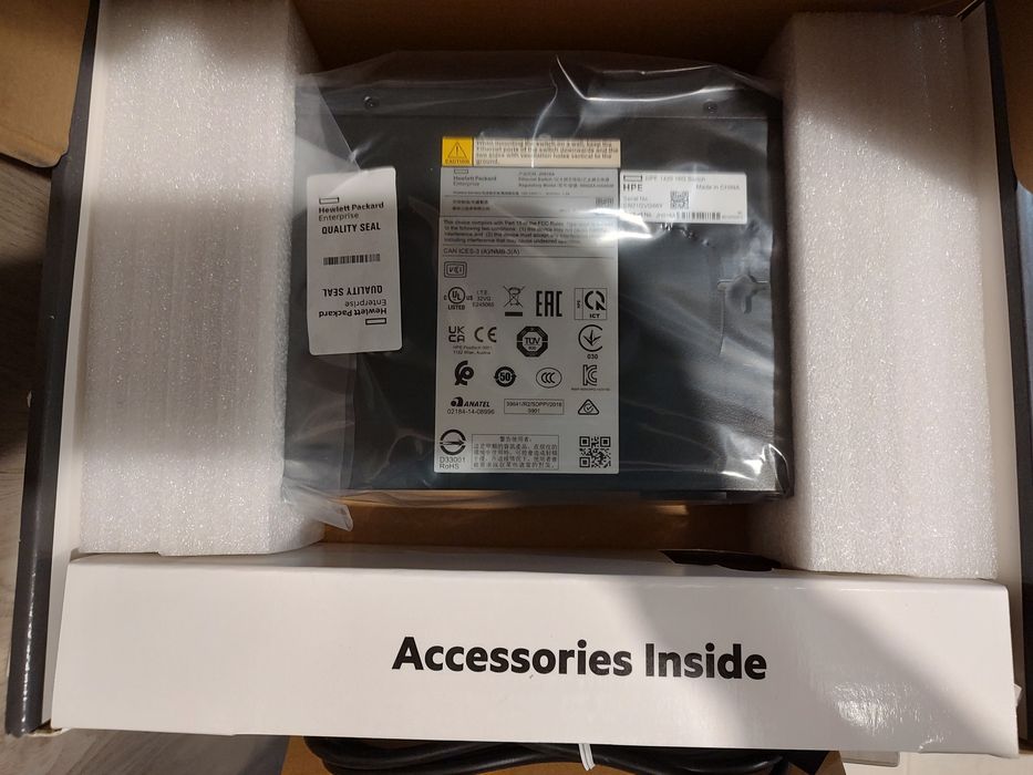 Switch HP 16 porturi