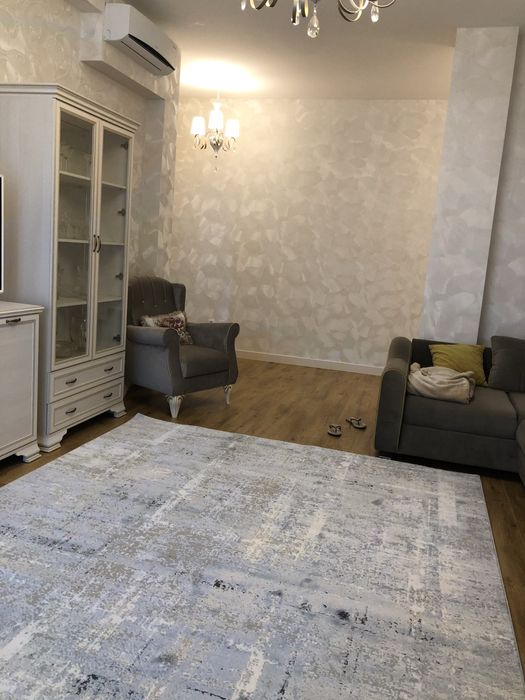 Продам люстры 2 шт