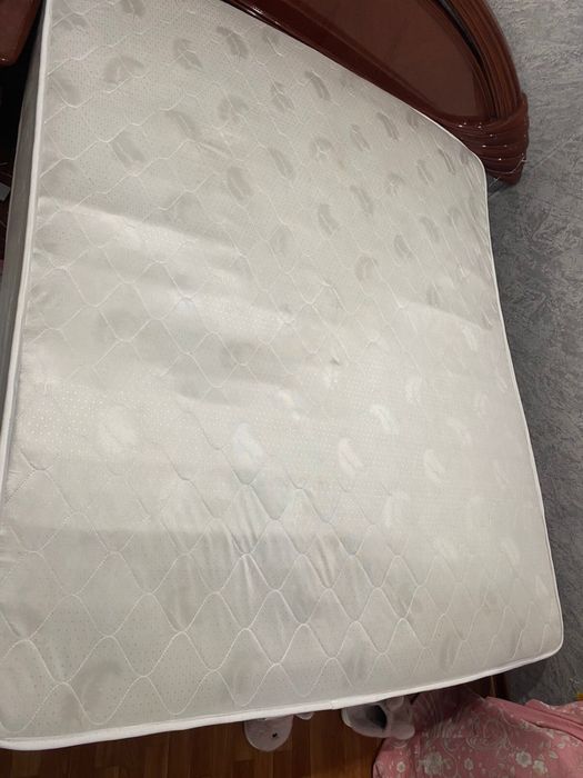 Продам матрас б/у 60000