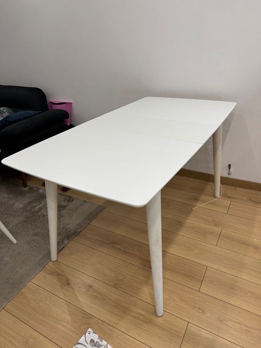 Трапезна разтегателна бяла маса