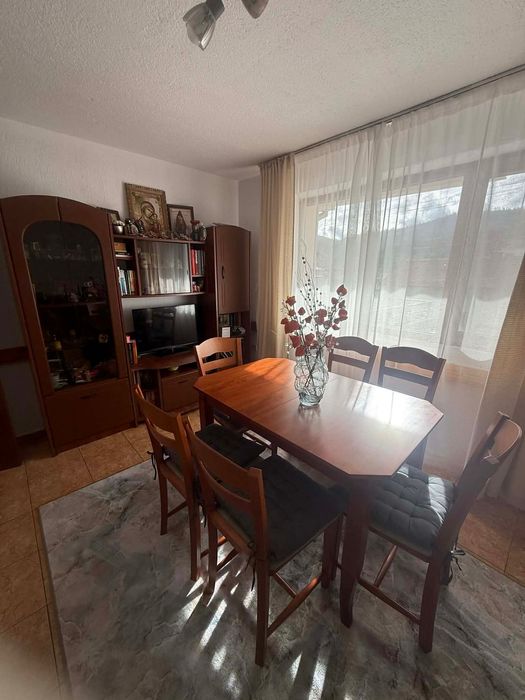 Маса с шест стола