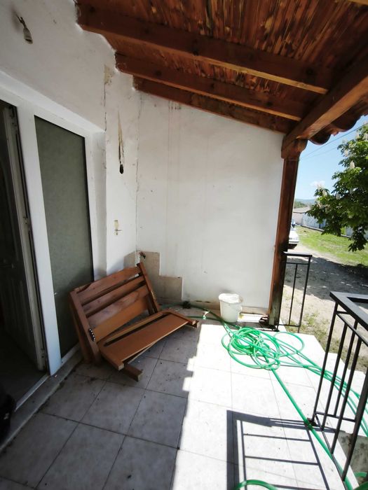 Продава къща 80 м2, апартамент 55 м2, строеж 77 м2, склад 30 м2 с двор 575 м2 в Кердилия, Гърция